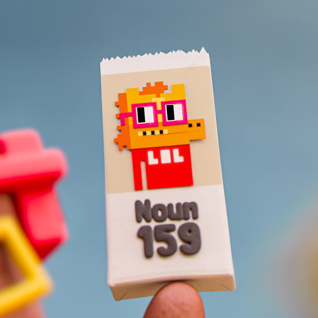 Nina & Noun 'The Pilot' — story frame by Tone Segurado